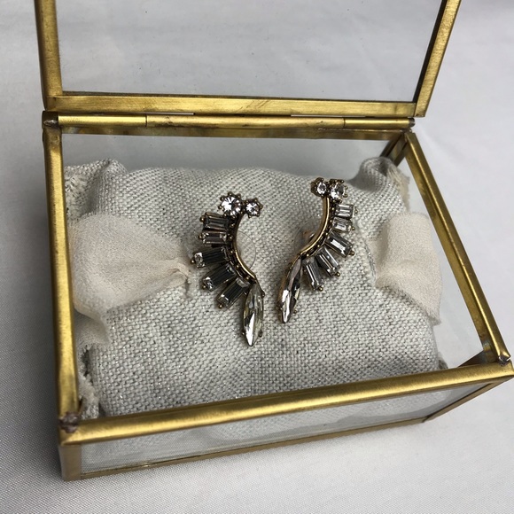 š¤ Art Deco White Crystal Cuff Earrings - Picture 3 of 7